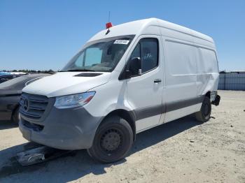  Salvage Mercedes-Benz Sprinter