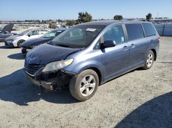  Salvage Toyota Sienna