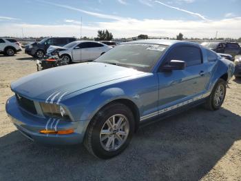  Salvage Ford Mustang