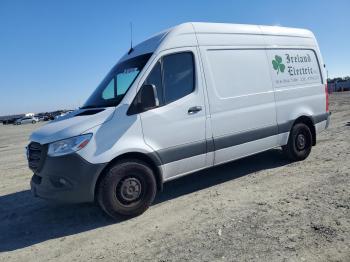  Salvage Mercedes-Benz Sprinter