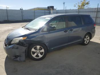  Salvage Toyota Sienna