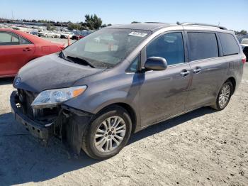  Salvage Toyota Sienna