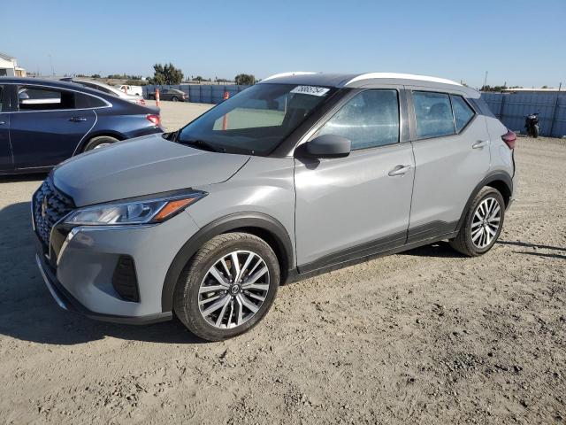  Salvage Nissan Kicks