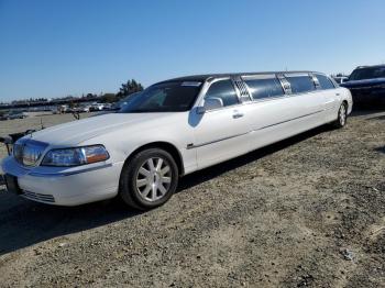  Salvage Lincoln Towncar