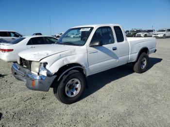  Salvage Toyota Tacoma