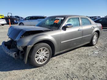  Salvage Chrysler 300