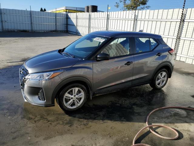  Salvage Nissan Kicks