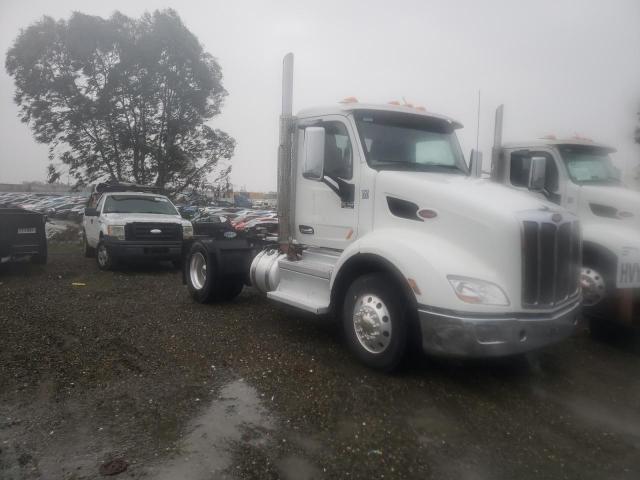  Salvage Peterbilt 579