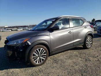  Salvage Nissan Kicks