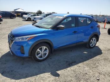  Salvage Nissan Kicks
