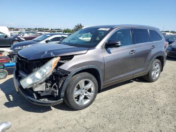  Salvage Toyota Highlander