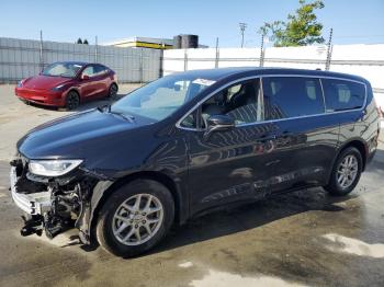  Salvage Chrysler Pacifica
