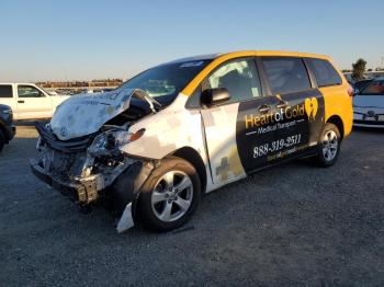  Salvage Toyota Sienna