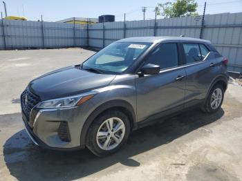  Salvage Nissan Kicks