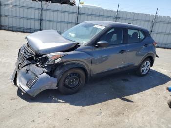  Salvage Nissan Kicks