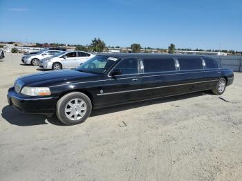  Salvage Lincoln Towncar