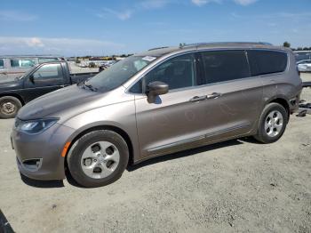  Salvage Chrysler Pacifica