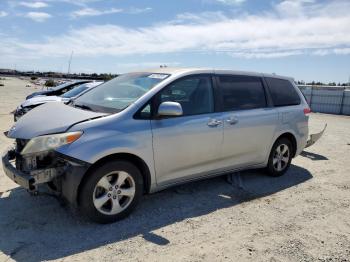 Salvage Toyota Sienna
