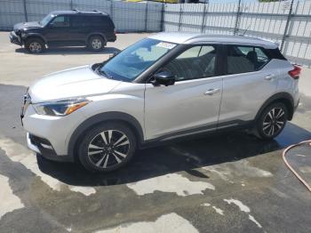  Salvage Nissan Kicks