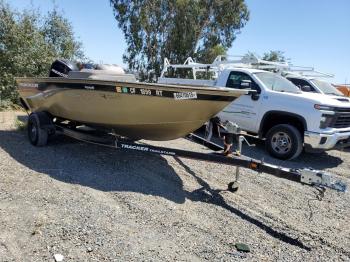  Salvage Tracker Targa Boat