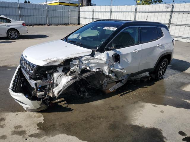  Salvage Jeep Compass