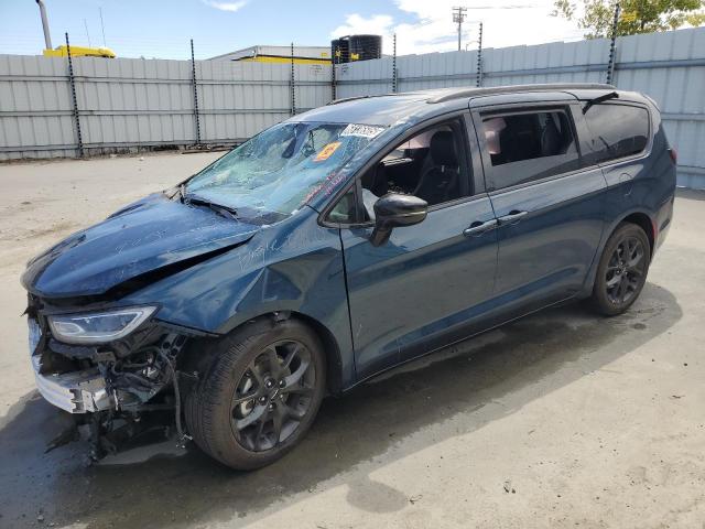  Salvage Chrysler Pacifica