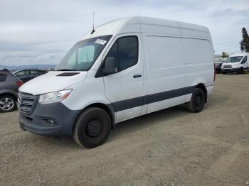  Salvage Mercedes-Benz Sprinter