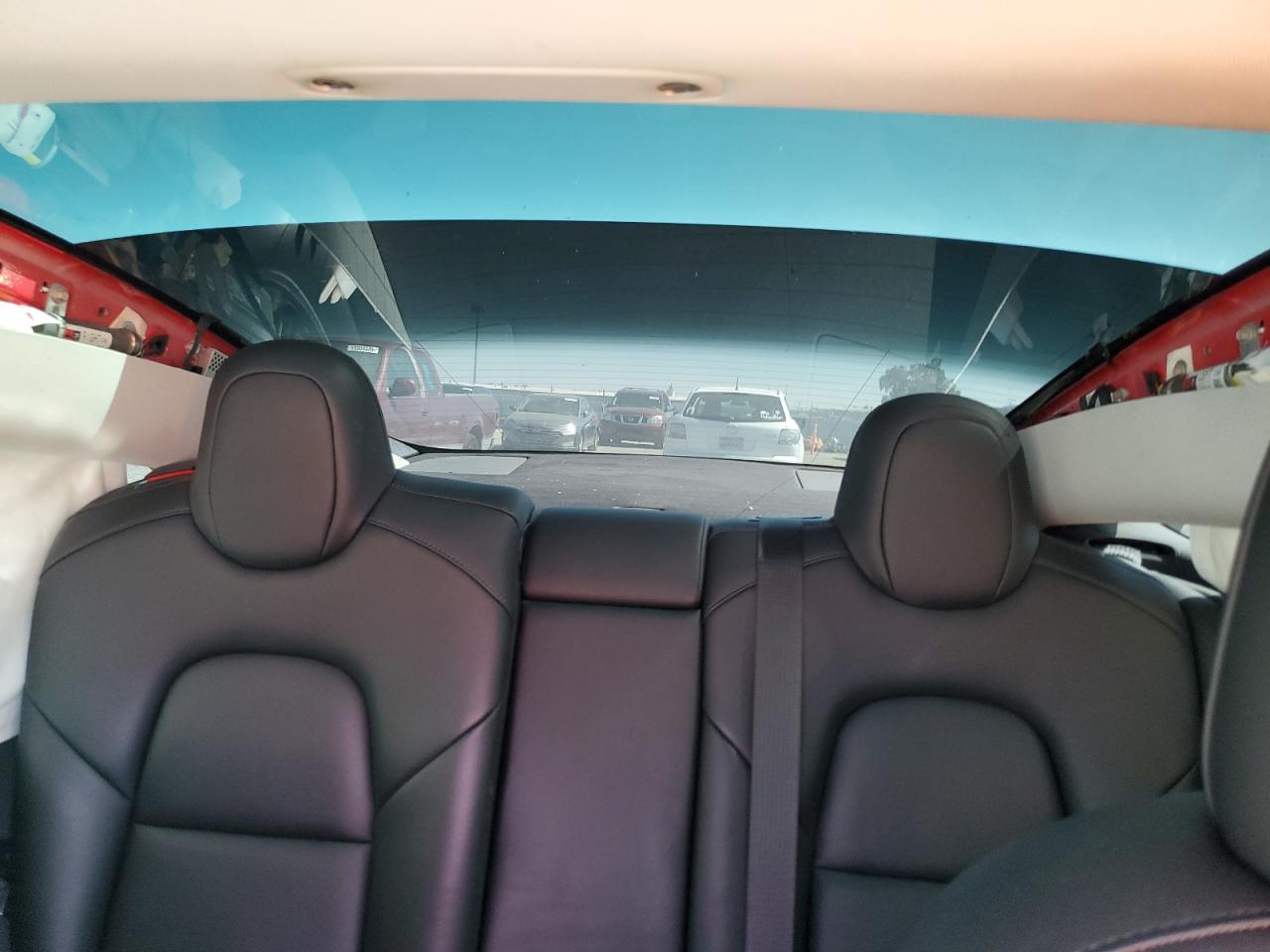 Tesla Model 3 Image 11