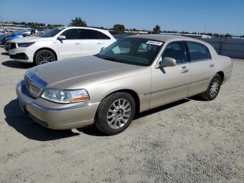  Salvage Lincoln Towncar