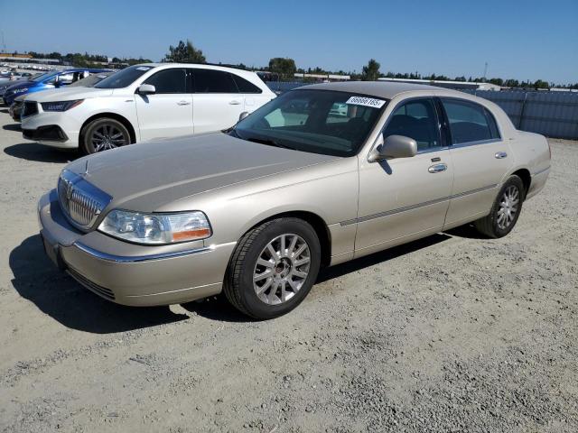  Salvage Lincoln Towncar