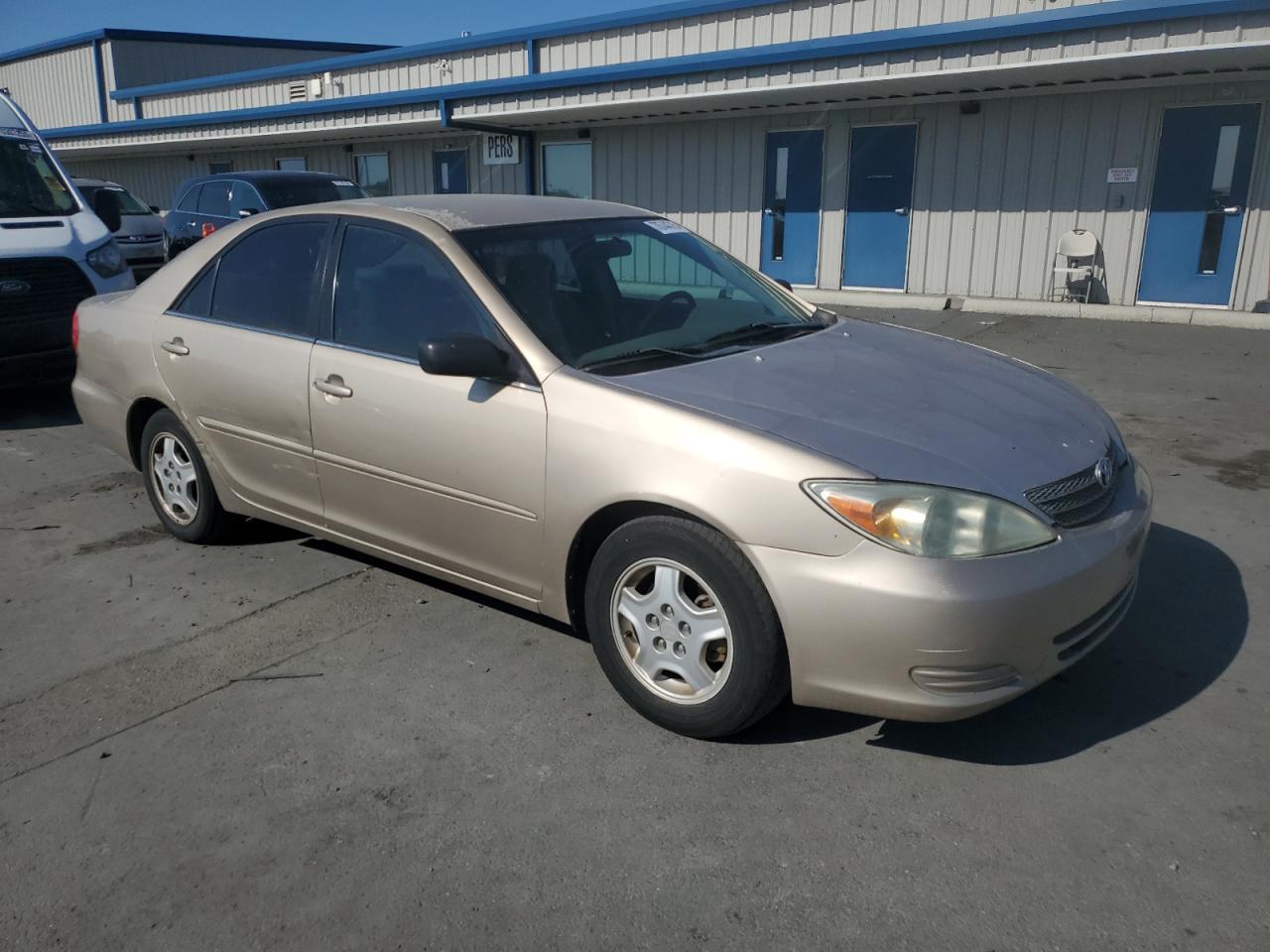 Toyota Camry Le Image 4