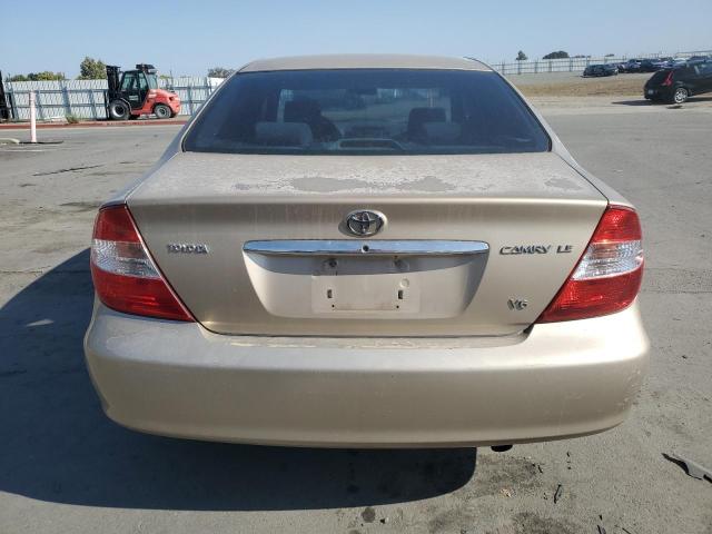 Toyota Camry Le Image 3