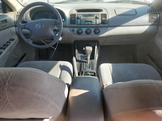 Toyota Camry Le Image 6