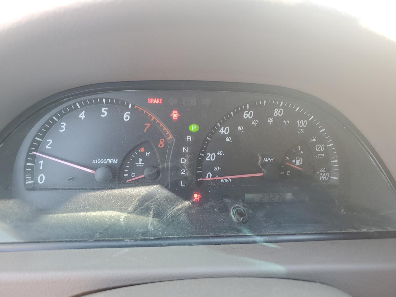 Toyota Camry Le Image 11