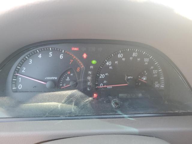 Toyota Camry Le Image 11