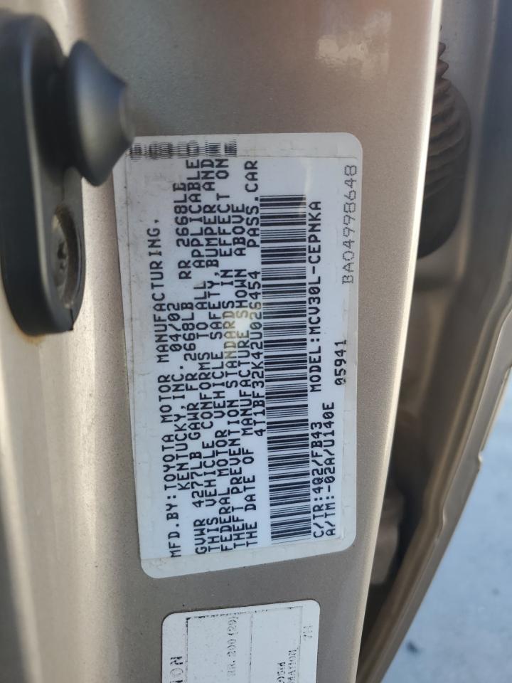 Toyota Camry Le Image 9