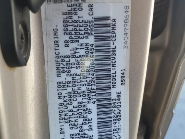 Toyota Camry Le Image 9