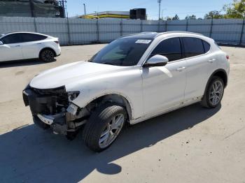 Salvage Alfa Romeo Stelvio