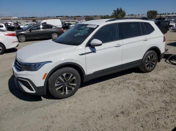  Salvage Volkswagen Tiguan