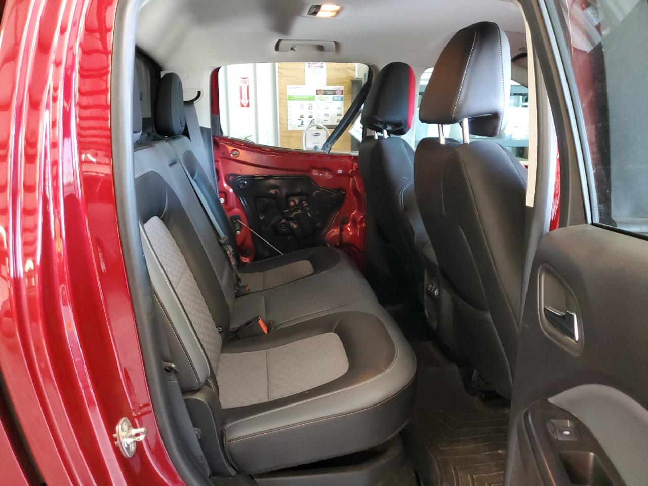 Chevrolet Colorado Z71 Image 2