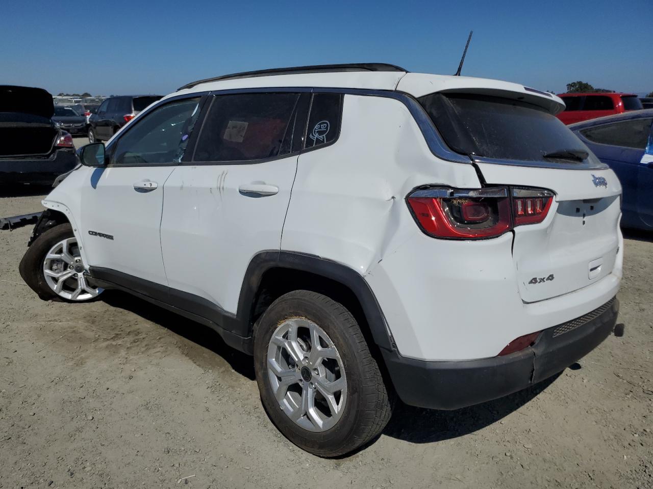 Jeep Compass Latitude Image 4