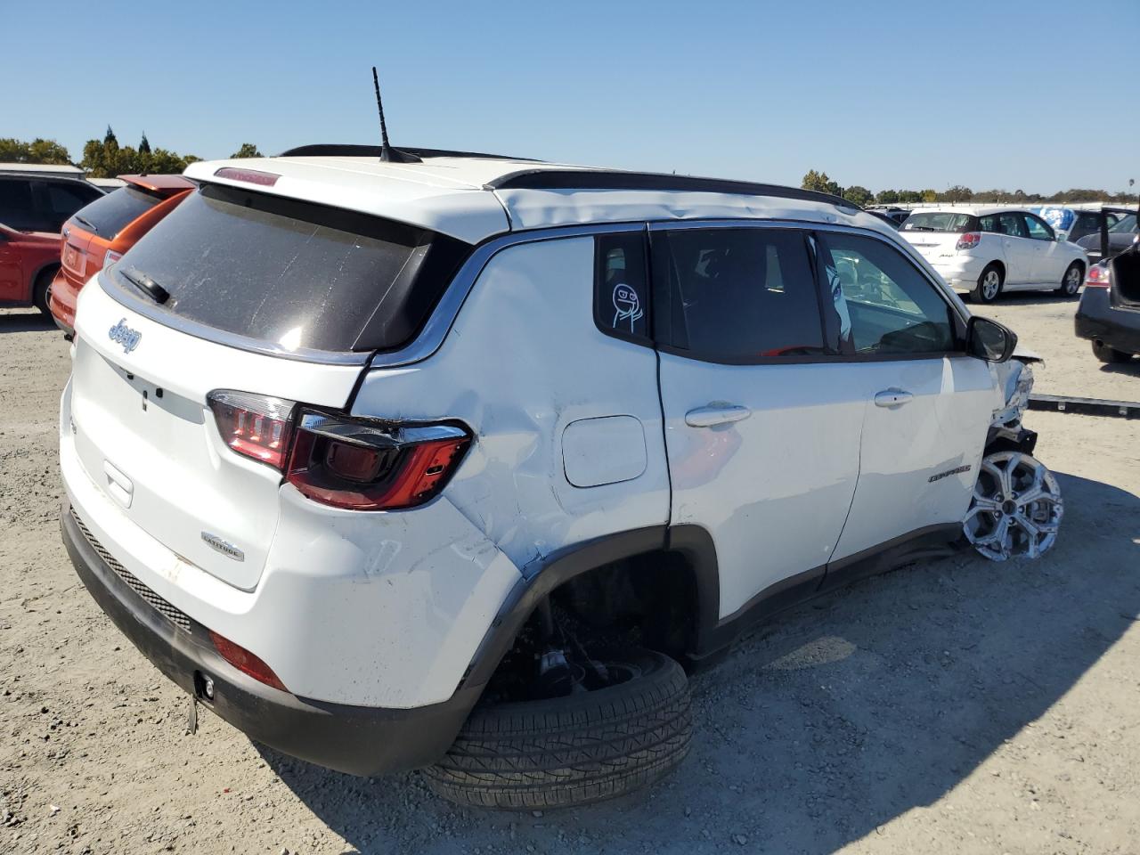 Jeep Compass Latitude Image 3