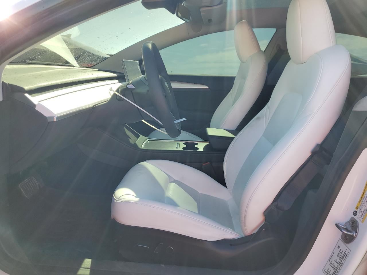 Tesla Model 3 Image 11
