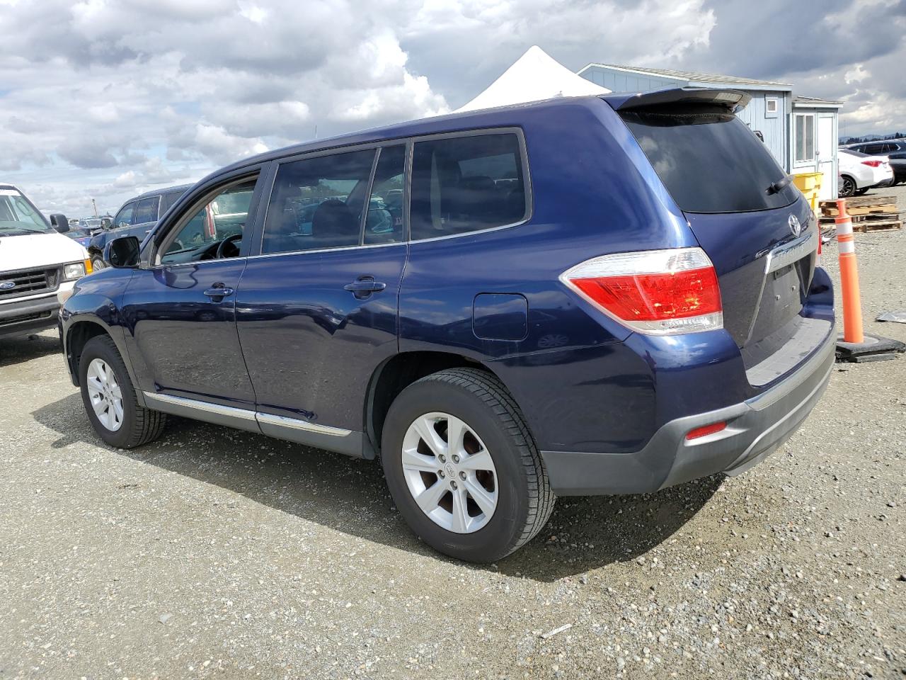 Toyota Highlander Base Image 3