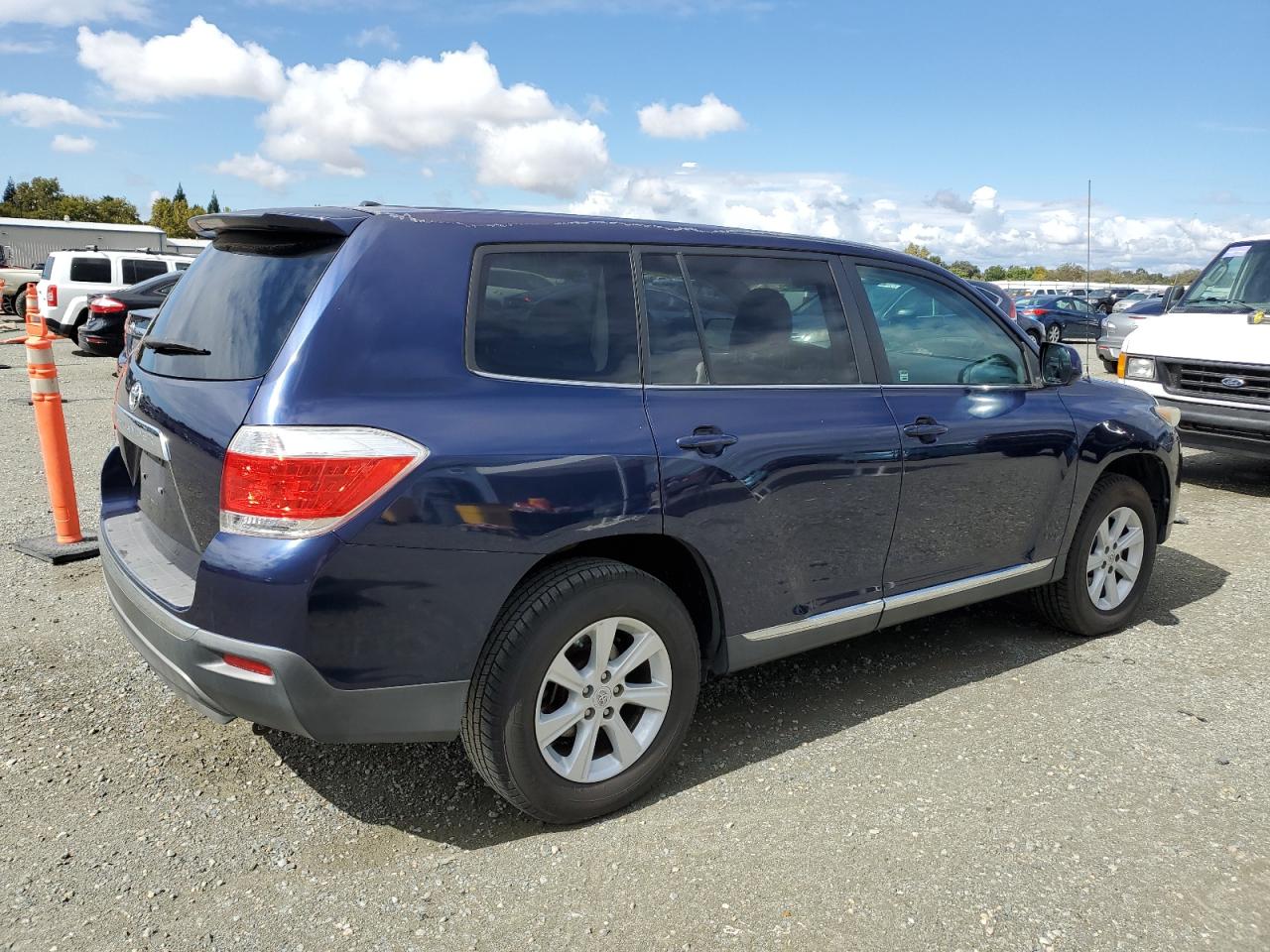 Toyota Highlander Base Image 6