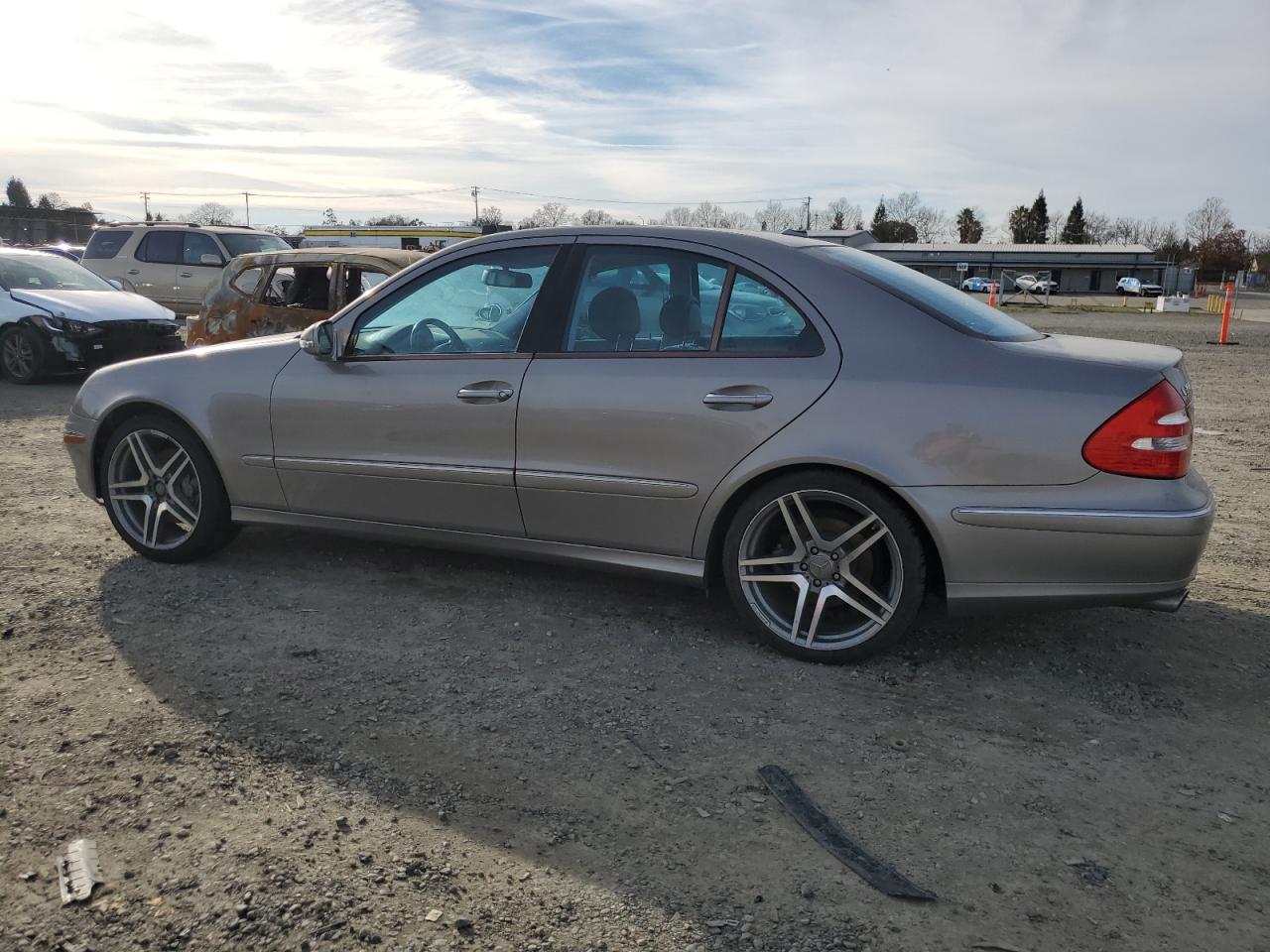 Mercedes-Benz E-Class 350 Image 9