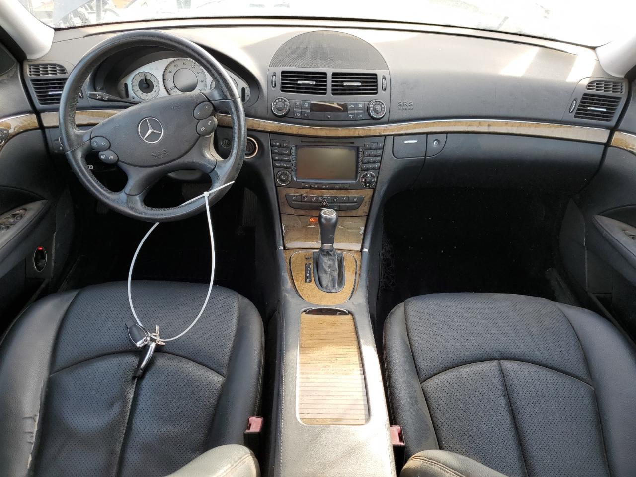 Mercedes-Benz E-Class 350 Image 4