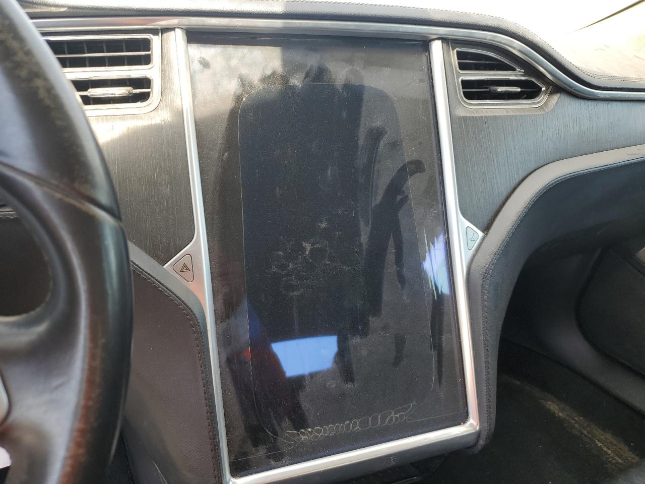 Tesla Model S Image 11