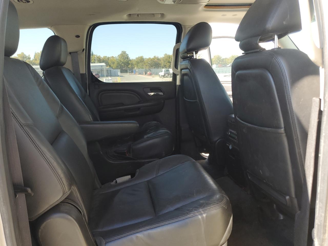 Cadillac Escalade Esv Luxury Image 10