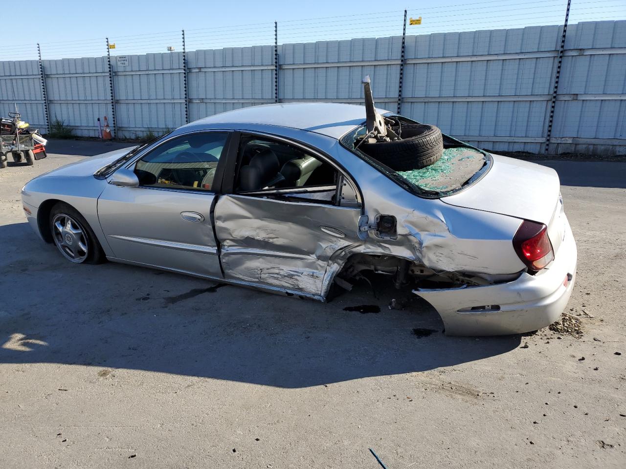 Oldsmobile Aurora 4.0 Image 2